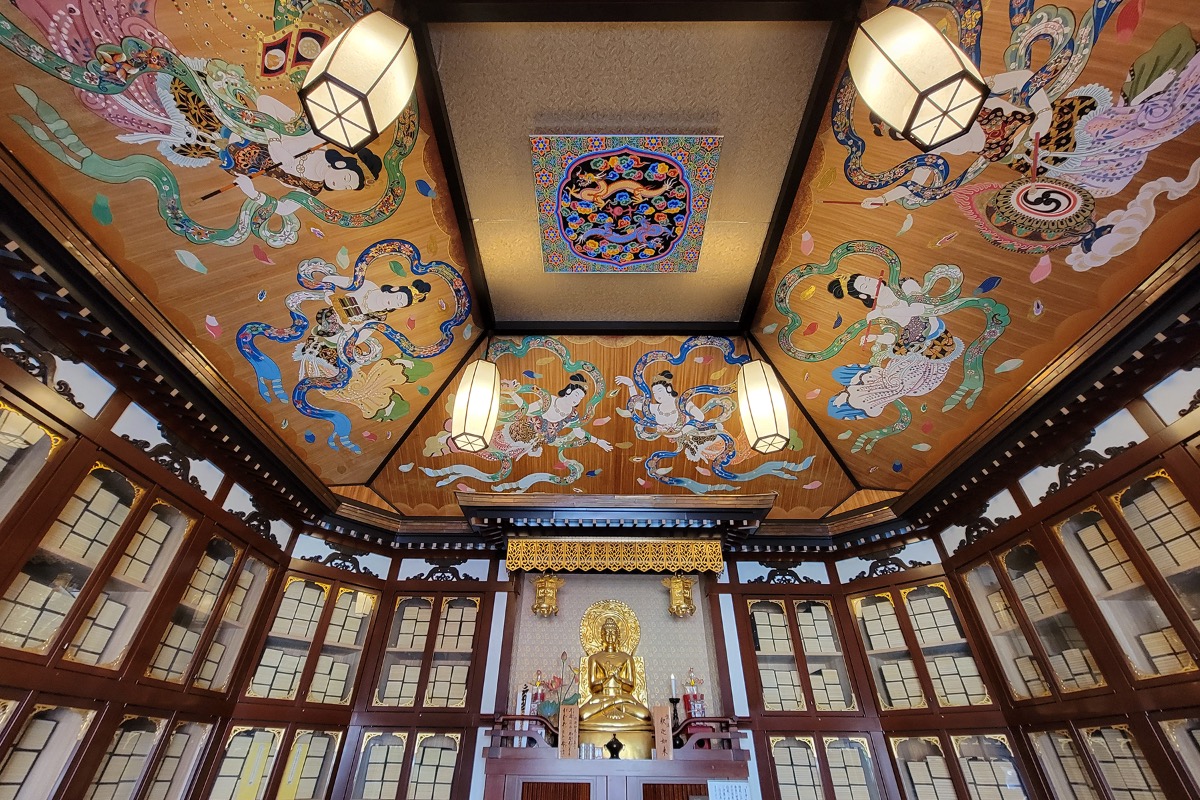 ゆく年くる年 辰年から巳年へ!静かな御殿山庭園紅葉・双龍天井絵